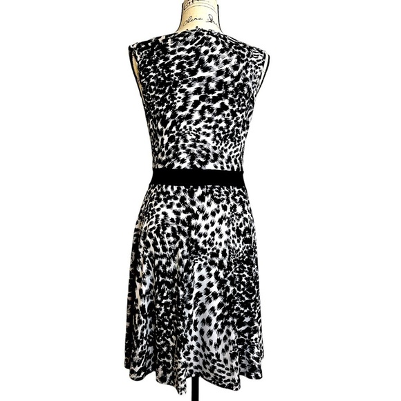 Vessos Cowl Neck Black White Animal Print Fit Flare Dress NWT Size M -Fits Small - Picture 4 of 12